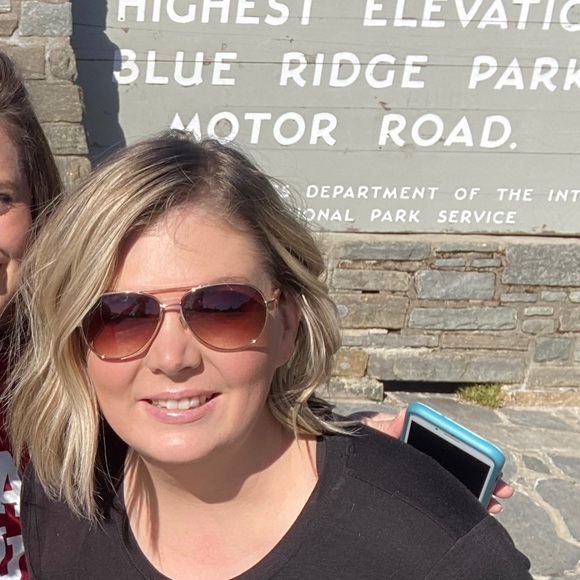 Meet your Posher, Elizabeth - Picture 1 of 1